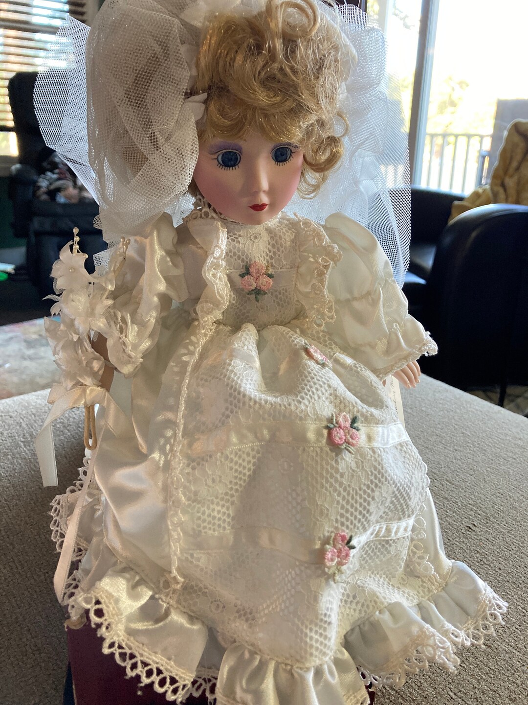 The Danbury Mint Bride Collection Julia 13 Beautiful Porcelain Bride