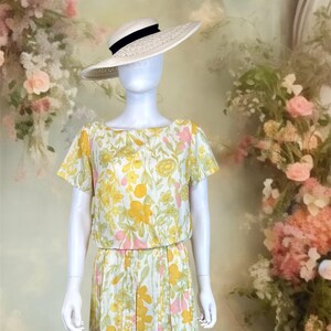 Medium Vintage 1950s/60s Unlabeled Floral Dress - Classic Garden Party M5060ULFL