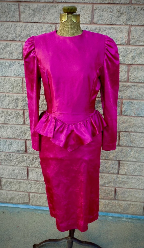 1980s Unlabeled Magenta Floral Peplum Dress