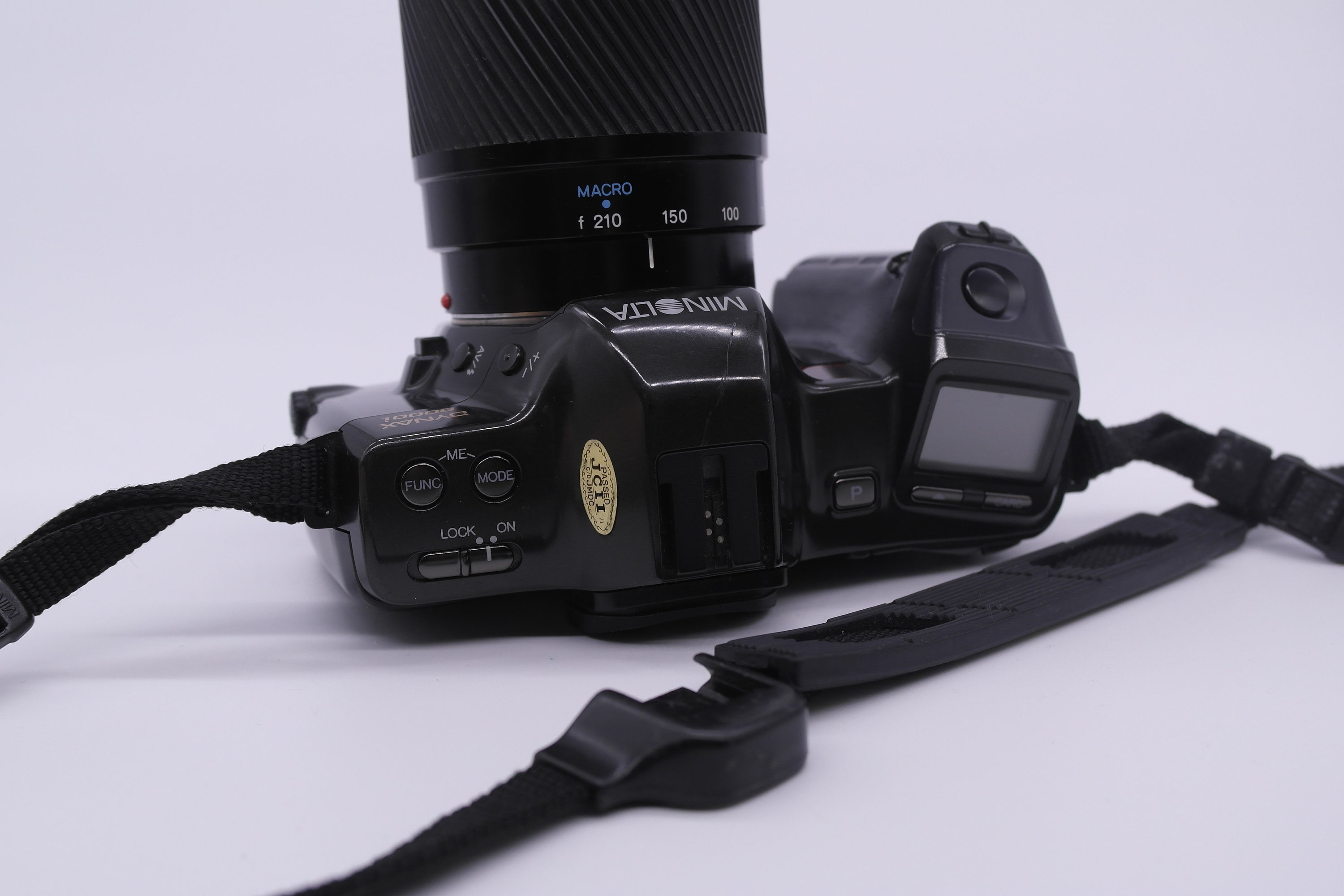 ミノルタ Dynax 8000i カメラ（AF ズーム 70-210 mm レンズ付き
