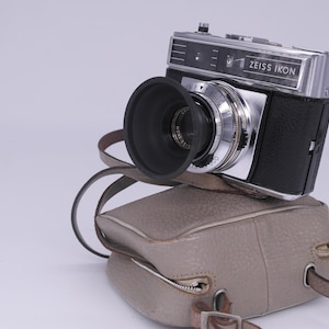Zeiss Ikon Contessamat SE with Zeiss Ikon Color-Pantar 1:2,8/45 mm Lens , Lenshood Zeiss Ikolor C 1x Filter