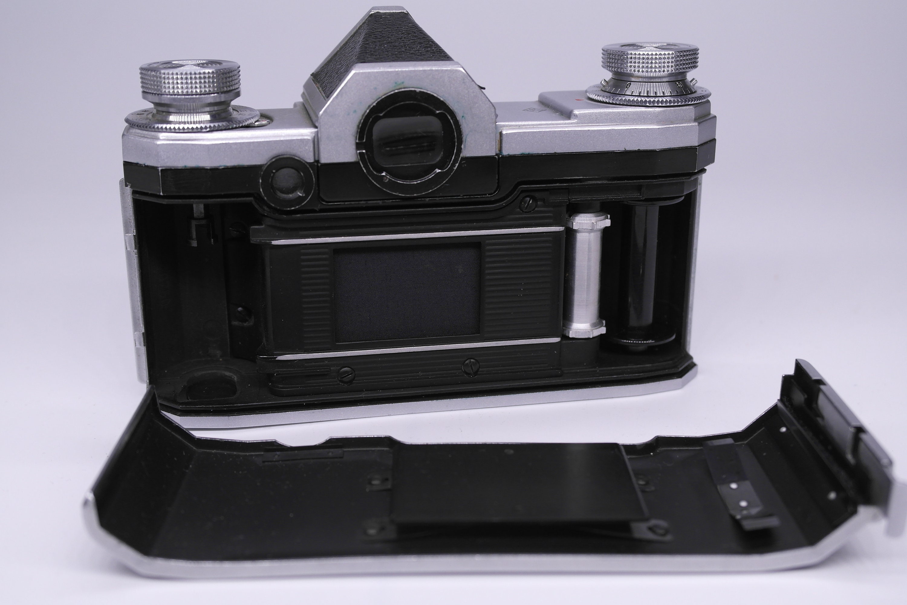 praktinaドイツ製カメラ ビンテージカメラ PRAKTINA FX レンズ Carl Zeiss Jena ドイツ製