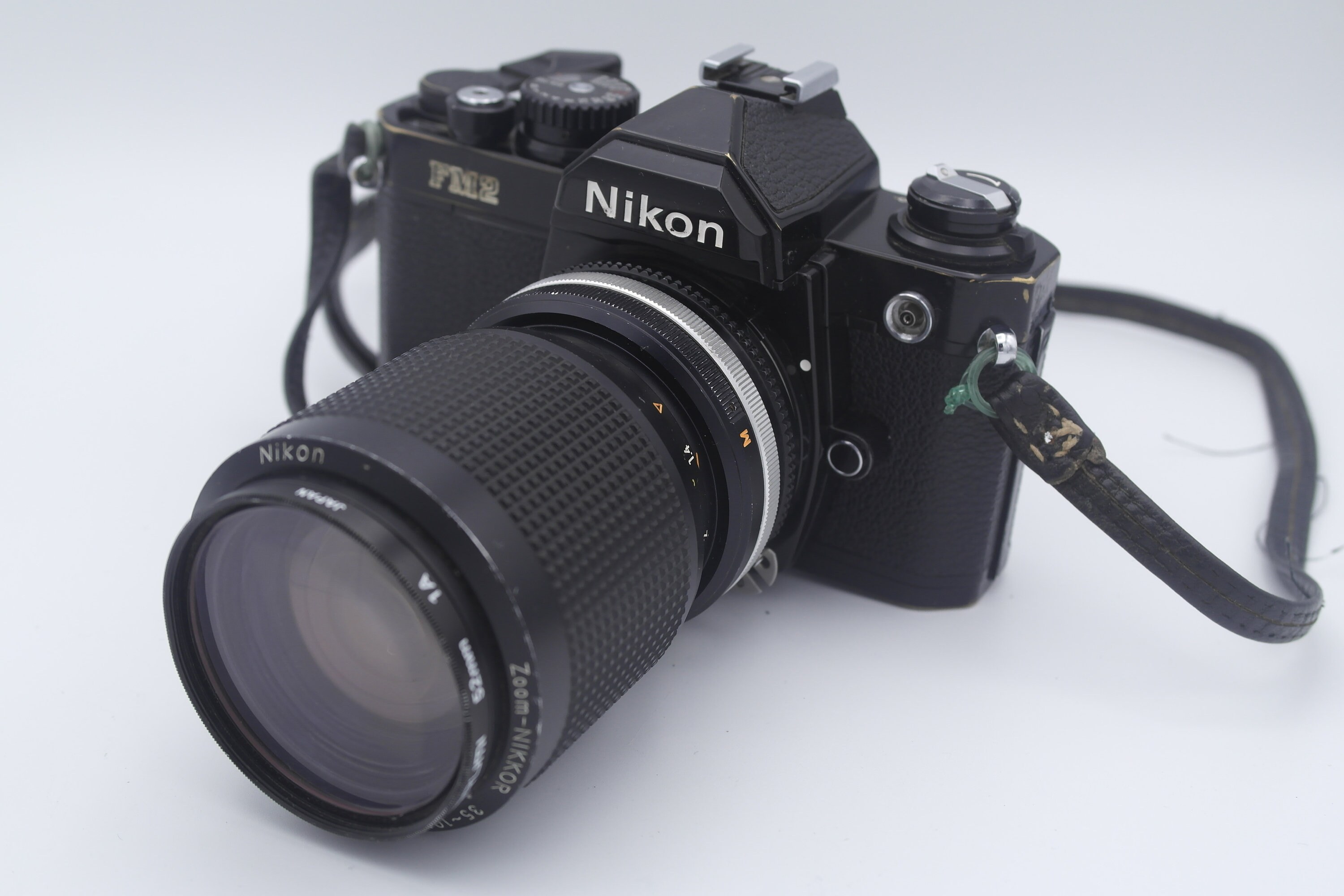 Nikon FM2 ブラック ＋ AF Nikkor 35-105mm Nikon FM2 Black With Nikon Zoom Nikkor 35-105mm 1:3,5-4,5