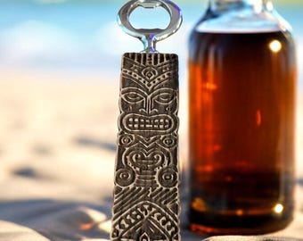 Tiki Bottle Opener Wooden Bar Theme Decoration Beach Luau Gift Bachelor Party Favor Barware Island Decor Carved Cedar Men Tropical Hawaiian
