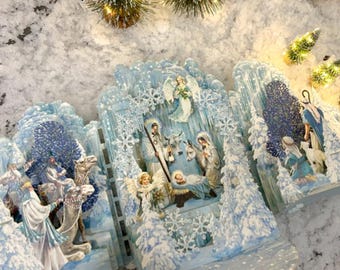 Tarjeta navideña desplegable de la Natividad en azul hielo – Escena de la Sagrada Familia en 3D