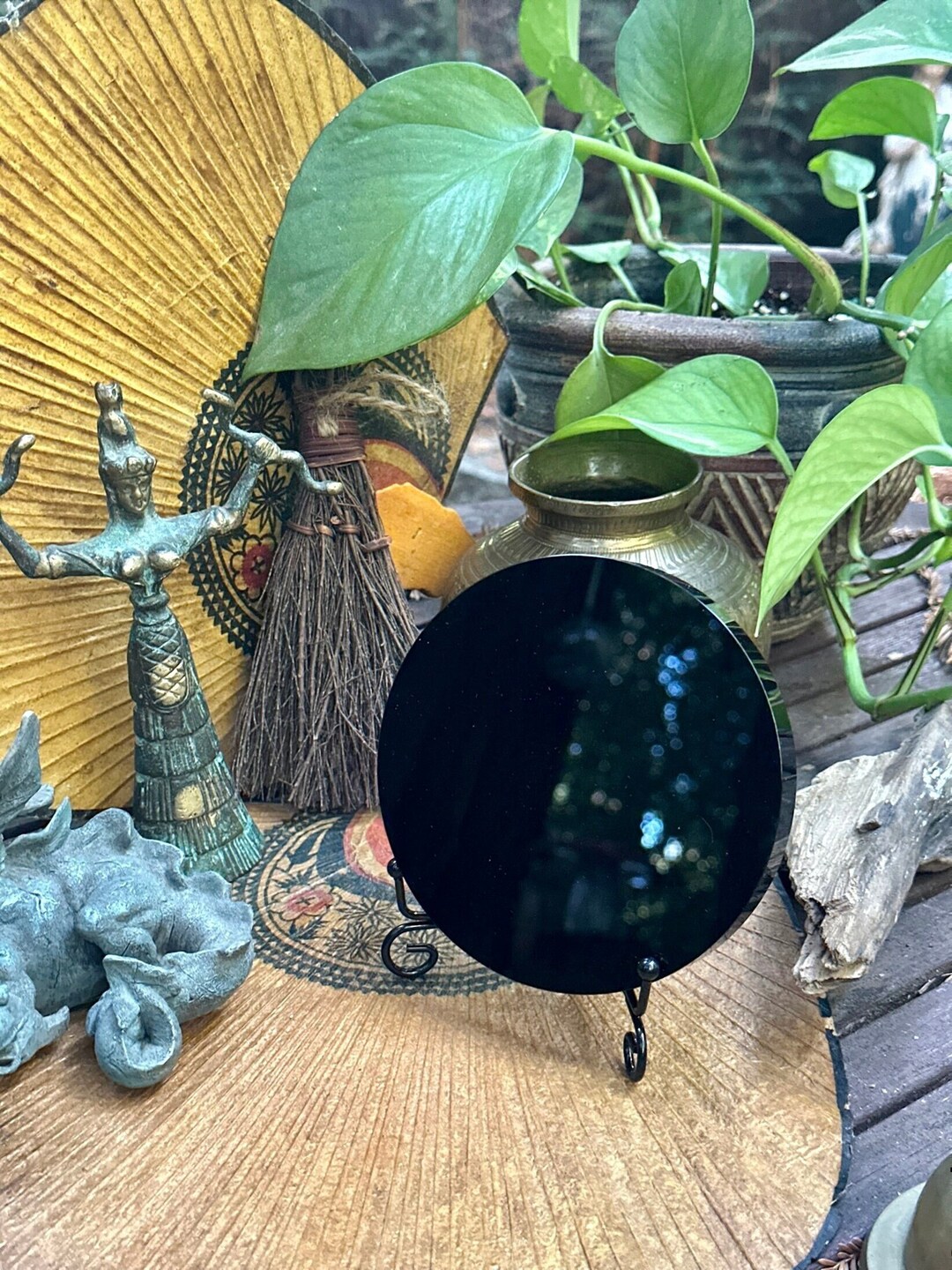 Black Obsidian Scrying Mirror With Complimentary Black Metal Stand 118