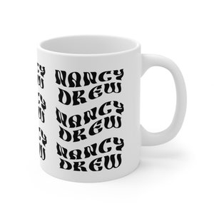 Tazza Nancy Drew - Design accattivante in bianco e nero, tazza in ceramica da 11 once