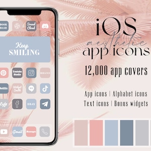 Könnte beinhalten: Ein Mockup eines iPhone-Bildschirms mit einem rosa und blauen Farbschema. Der Bildschirm zeigt eine Vielzahl von App-Symbolen, darunter Instagram, YouTube, Netflix und mehr. Der Text "iOS aesthetic app icons" und "12,000 app covers" wird auf dem Bildschirm angezeigt. Der Text "App icons | Alphabet icons | Text icons | Bonus widgets" wird ebenfalls angezeigt. Eine Farbpalette aus Rosa, Blau und Grau wird unter dem Telefon angezeigt.