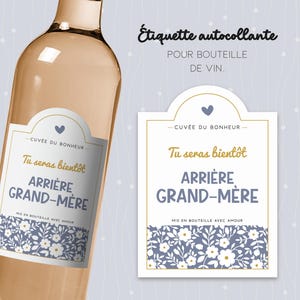 Bloemig wijnflesetiket voor toekomstige overgrootmoeder. Origineel cadeau om de komst van een baby aan te kondigen