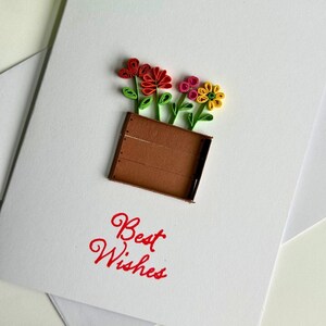 Carte de voeux piquante faite main avec fleur dans une boîte à plantes - Art en papier 3D unique pour les anniversaires, les anniversaires et les occasions spéciales