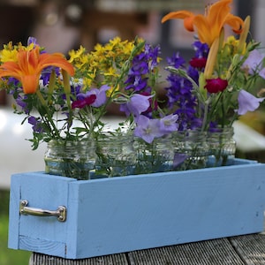 Wooden flower box. Vintage flower & bottle box with metal handles. In light blue. Size: 40cm x 11cm x 9cm