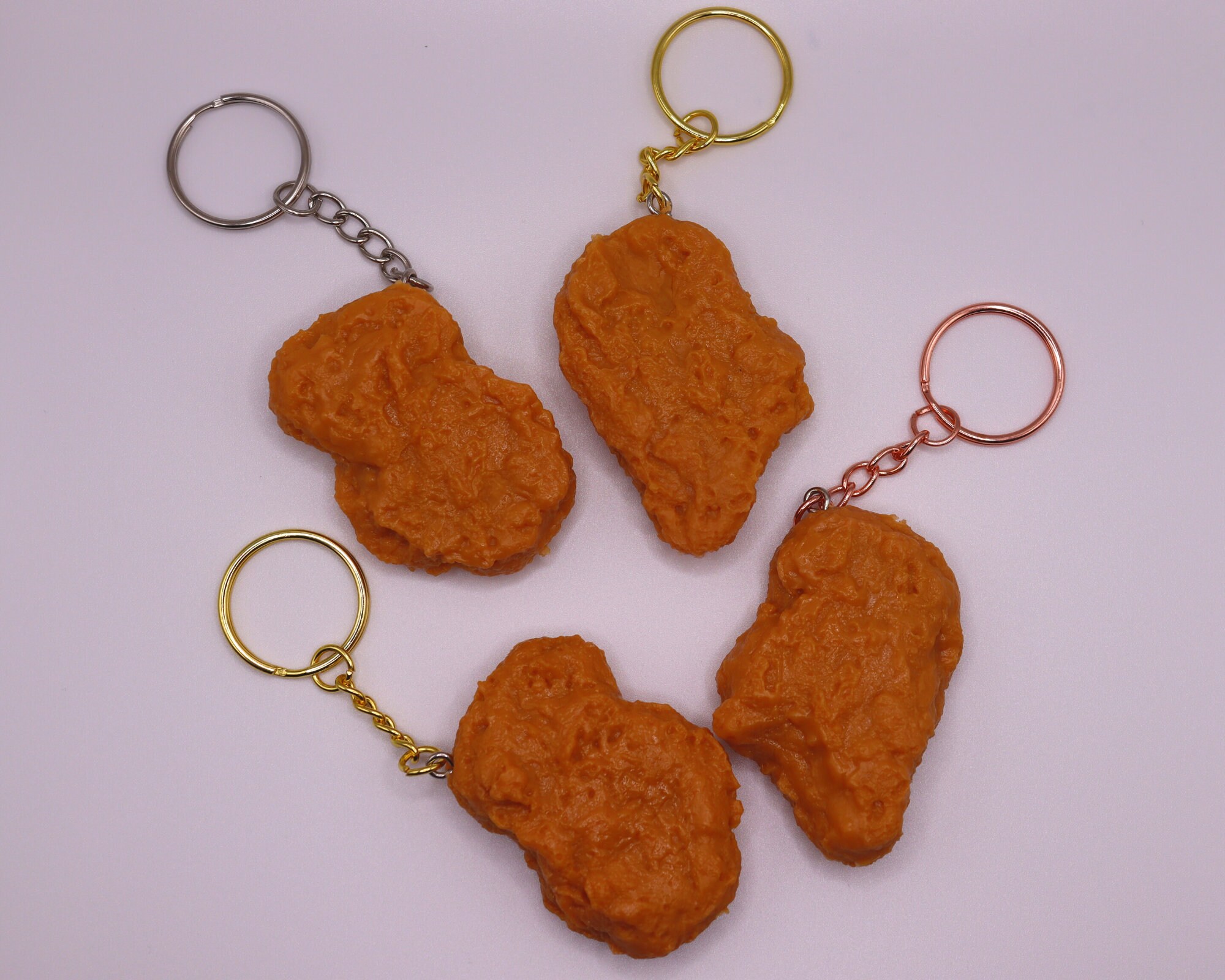 MAXQUU Realistic Fried Chicken Leg Portachiavi Gold With Rubber Chicken, Colonel's Chicken Nugget Creative Keychain, 8.5 * 5 cm