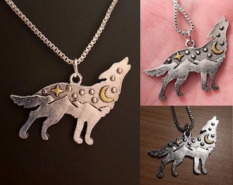 Collar de lobo aullador: montañas lunares y estrellas, colgante de plata