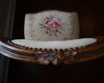 Victorian Antique Livingroom Chair