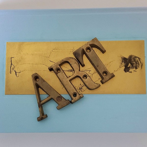 Français vintage ensemble de Lettres en bronze "ART"/typographie