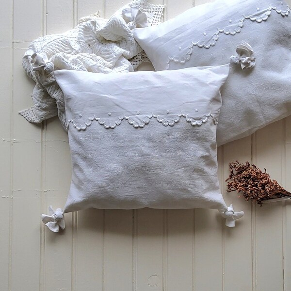 Housse de coussin en drap coton blanc ancien, petit coussin, shabby,off white, tissu ancien, fait main couture,décoration textile, farmhouse