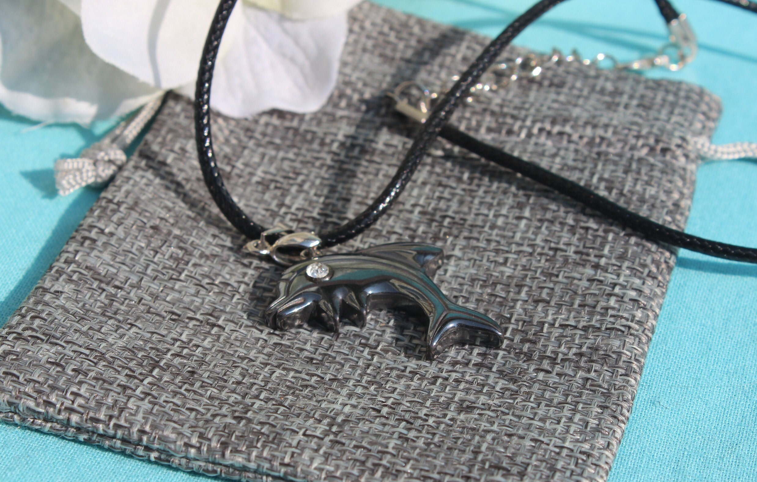 2pcs Exquisite Carved Dolphin Hematite Pendant Bead H-TS29 