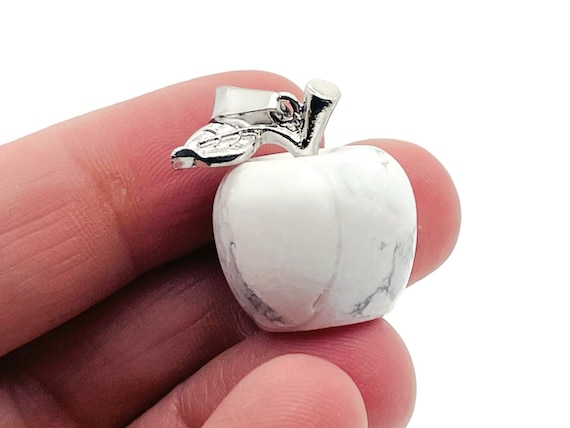 Howlite Crystal Apple Pendant - Crystals Pendant Healing - Mini Crystal Pendant - Gifts - NC1249