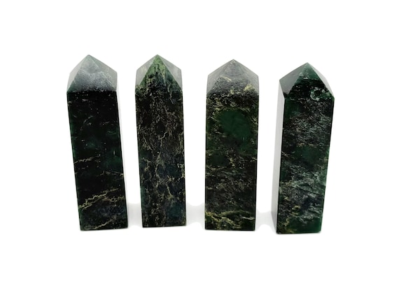 Emerald Quartz Obelisk Tower Stone - Gemstone Tower - Meditation Gemstone - Crystal Gifts - Home Crystal Decor - TW1141