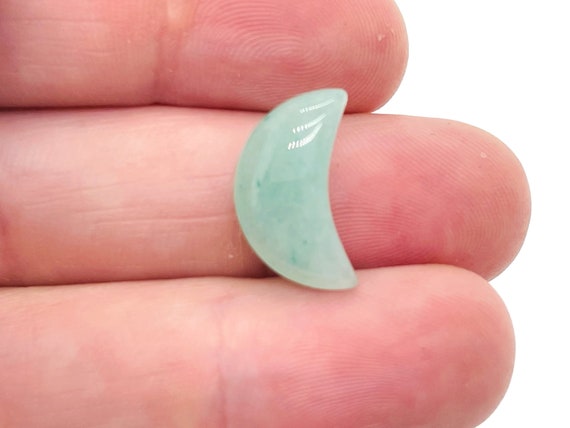 Aventurine Gemstone Moon - Crystal Moon - Carved Moon - Healing Crystal - Mini Moon Crystal – 2cm – MO1008