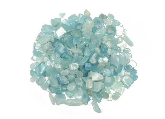 Aquamarine mini chips are gems that enhance your candles.