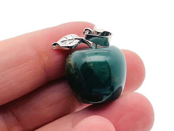 Moss Agate Crystal Apple Pendant - Crystals Pendant Healing - Mini Crystal Pendant - Gifts - NC1248