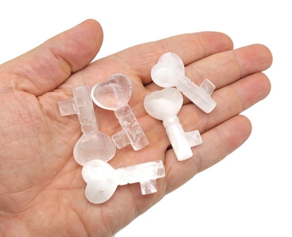 Clear Quartz Gemstone Key Carving - Pocket Crystal Keys - Crystals Chakra - Meditation Crystal - Energy Gift for her - KY1008