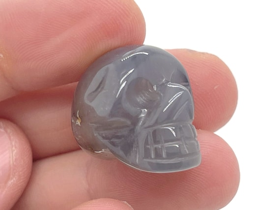 Gray Agate Skull Gemstone - Carving Skull - Healing Stone - 1 Inch - SK1017