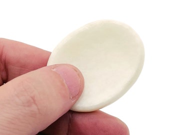 White Jade Worry Stone – Crystal Worry Stone – Pocket Stone – Healing Crystal - 4.5x3.5cm - WO1064