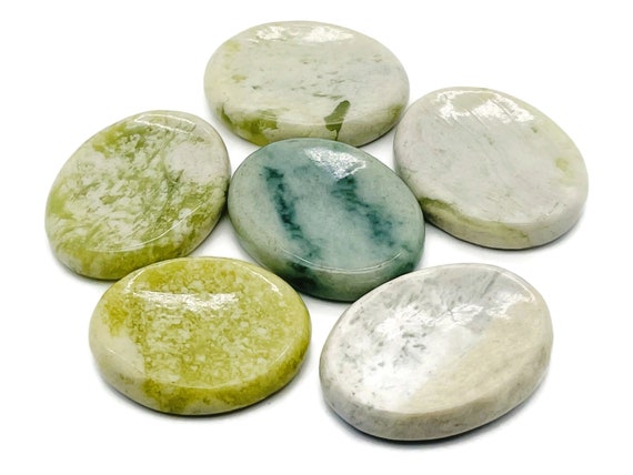 New Jade Worry Stone – Crystal Worry Stone – Pocket Stone – Healing Crystal - 4.5x3.5cm - WO1051