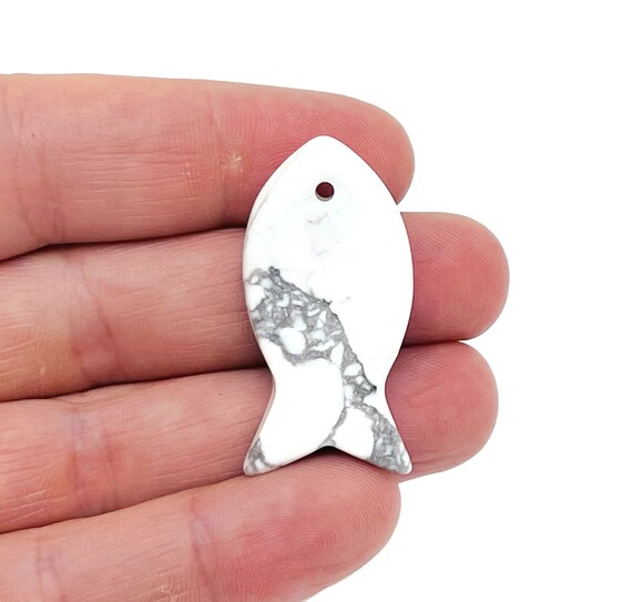 Howlite Fish Carving Gemstone Pendants - Pisces Zodiac Hole Crystal Fish - Reiki Healing Bulk Polished - Gift for Swimmer - NC1481