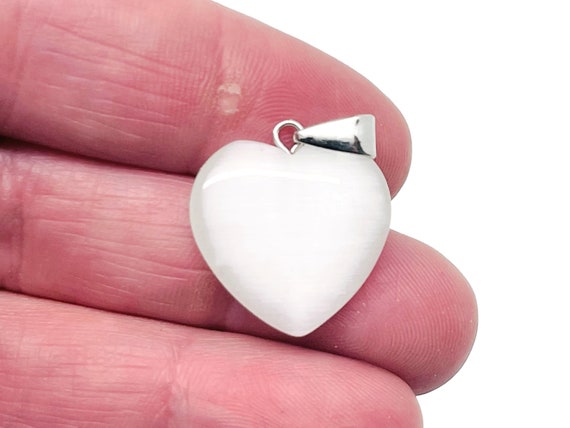 White Cats Eye Heart Pendant - Crystals Pendant Healing - Mini Crystal Pendant - Gifts - NC1278