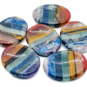 7 Chakra Worry Stone – Crystal Worry Stone – Pocket Stone – Healing Crystal - 4.5x3.5cm - WO1079