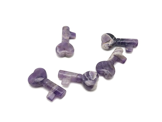 Amethyst Gemstone Key Carving - Pocket Crystal Keys - Crystals Chakra - Meditation Crystal - Energy Gift for her - KY1014
