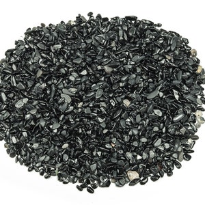 Svarta turmalinspån – Ädelstenspån – Kristallhalvtrumlade småspån – Bulkkristall – 2-6 mm - CP1082