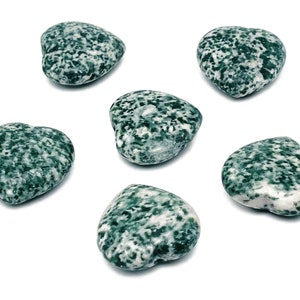 Green Dot Jade Heart Gemstone – Qinghai Heart Crystal - Healing Stones – Carving Heart - Natural stones - 3cm - HE1203