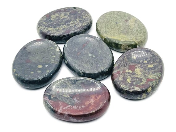 Dragon Blood Jasper Worry Stone – Crystal Worry Stone – Pocket Stone – Healing Crystal - 4.5x3.5cm - WO1061