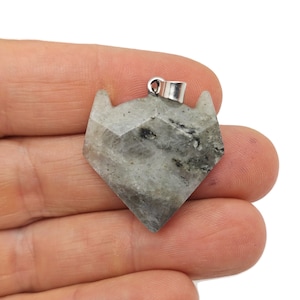 Labradorite Wolf Head Gemstone Pendant - Natural Stone Wolf Carving Crystal - Crystal Wolf head - Wolf Head Crystal Jewelry - NC1593