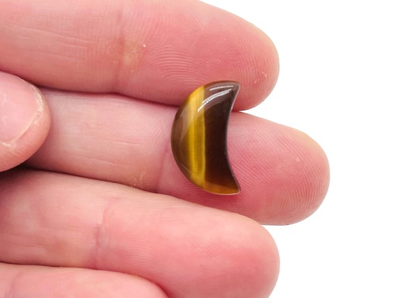 Tiger Eye Gemstone Moon - Crystal Moon - Carved Moon - Healing Crystal - Mini Moon Crystal – 2cm – MO1003