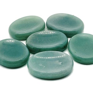 Aventurine Worry Stone – Crystal Worry Stone – Pocket Stone – Healing Crystal - 4.5x3.5cm - WO1055