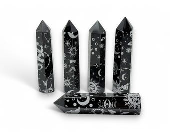 Cristal de obsidiana natural plateada con estampado de luna y sol – Cristales de punta de torre de obelisco – Piedra preciosa para meditación - Regalos - TW1108