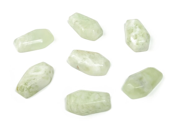 New Jade Coffin Crystal - Cabochon - Crystal Carving - 3cm CO1011