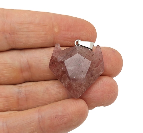 Strawberry Quartz Wolf Head Gemstone Pendant - Natural Stone Wolf Carving Crystal - Crystal Wolf head - Wolf Head Crystal Jewelry - NC1599