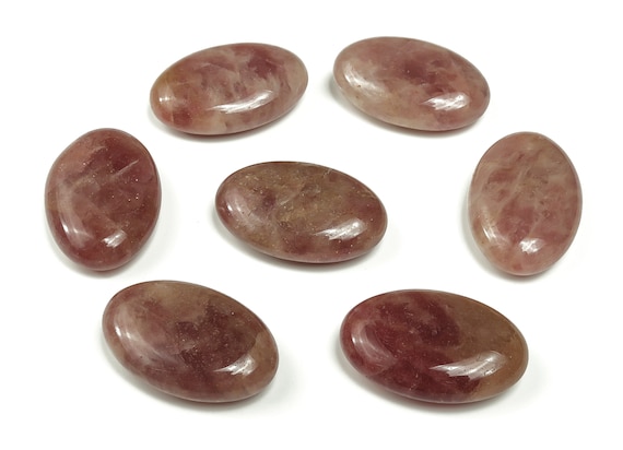 Strawberry Quartz Palm Stone – Loose Gemstones –Natural Gemstone – Home Decor - 45x35mm - PA1021