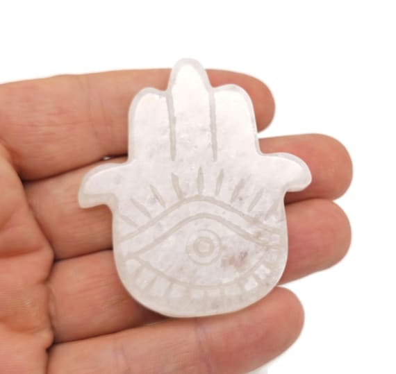 Clear Quartz Evil Eye Hand Gemstone Carving - Pocket Crystal - Crystals Chakra - Meditation Crystal - Energy Gift for her - EL1004