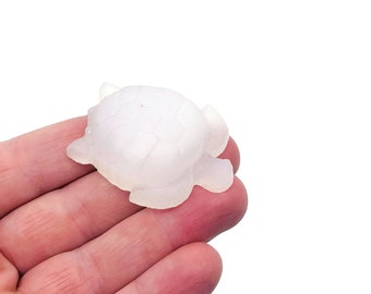 Selenite Turtle Stone – Selenite Crystal – Selenite Carving – Natural Selenite Crystal Stone – CA1045