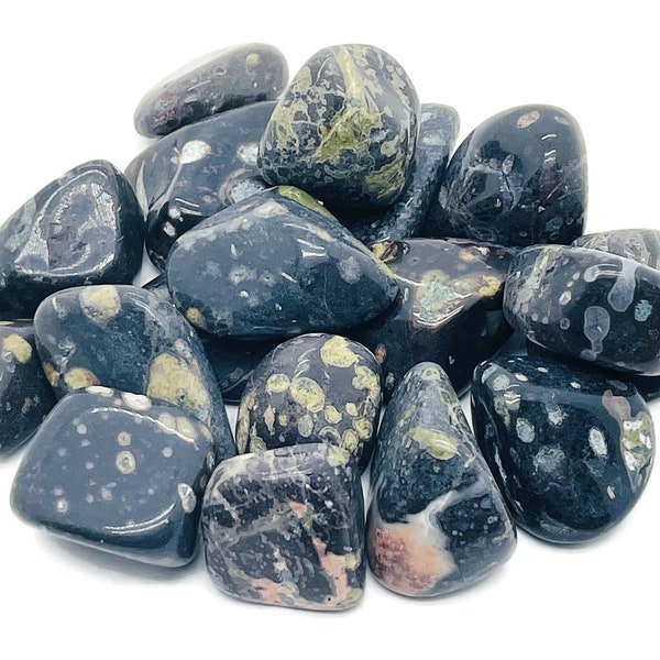 Plum Blossom Jade Tumbled Stone – Crystal Jade – Healing Stone - TU1180