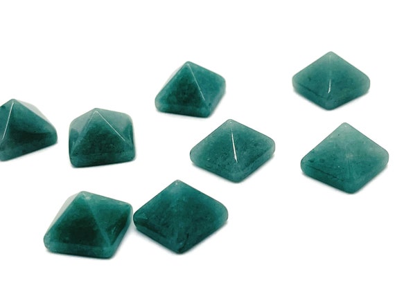 Aventurine Pyramid Crystal – Crystal Pyramid – Healing Crystal – Crystal Gemstone - PY1008