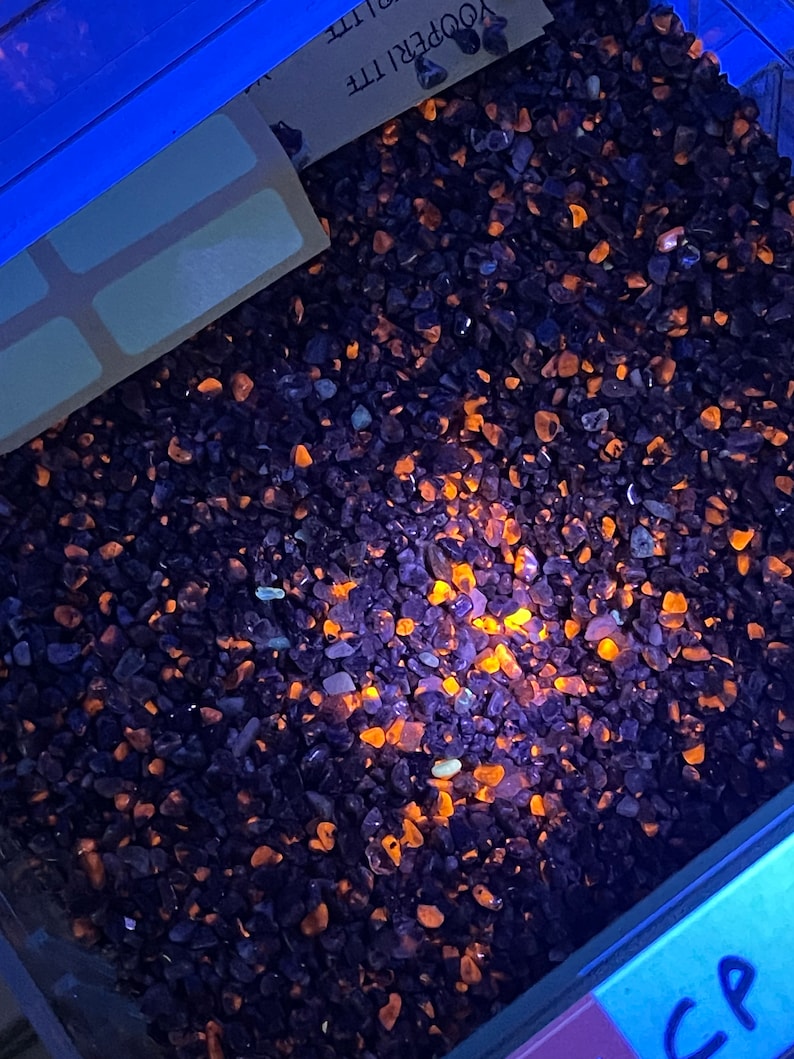 Yooperlite Chips – Fluorescent Sodalite Chips – Crystal Semi Tumbled ...