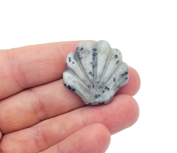 Kiwi Jasper Sea Shell Carving Gemstone - Gemstone Shell For Jewelry Making - Mineral Specimen - Sea Shell Decor - SS1012